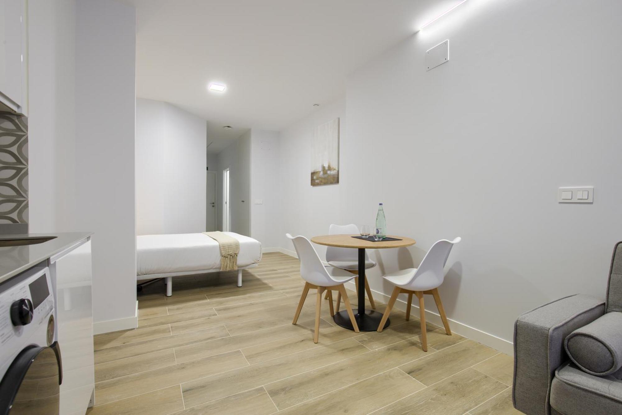 Dobo Madrid Numancia Apartment Bagian luar foto